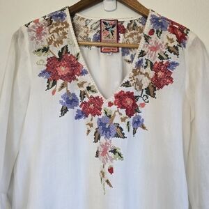 Johnny Was Floral Embroidered White Top XS
